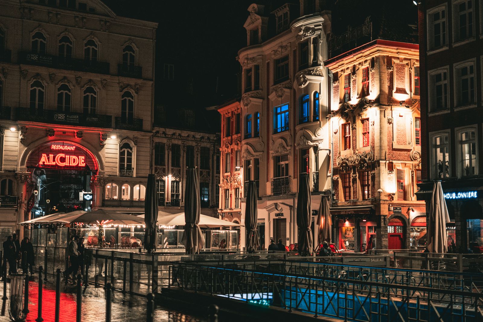 Les façades historiques de Lille illuminées le soir