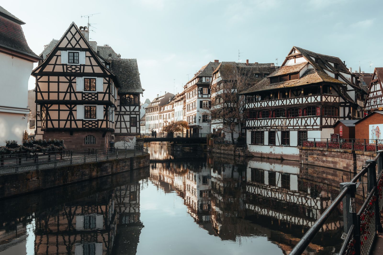 Les maisons à colombages de la Petite France à Strasbourg, au bord de l’eau
